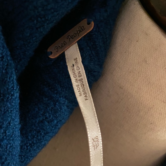 Free People cowl neck / turtleneck long sleeve sweater size XS ~ - Picture 14 of 14